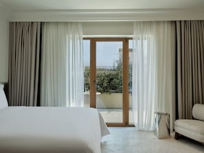 Honeymoon Suite Private Pool | Balcony view - The Newel Kolonaki (Athens)
