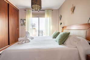 3 bedrooms, iron/ironing board, WiFi, bed sheets - Holiday Home 'Oliva' with Sea View, Wi-Fi and Air Conditioning (Almuñécar)