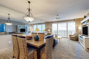 TV, DVD player, offices - Beachfront Condo with Amazing Views, Shared Pool & Al Fresco Dining (Destin)