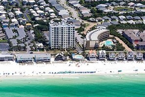 Beach - Gorgeous coastal home with plenty of space and easy beach access (Miramar Beach)