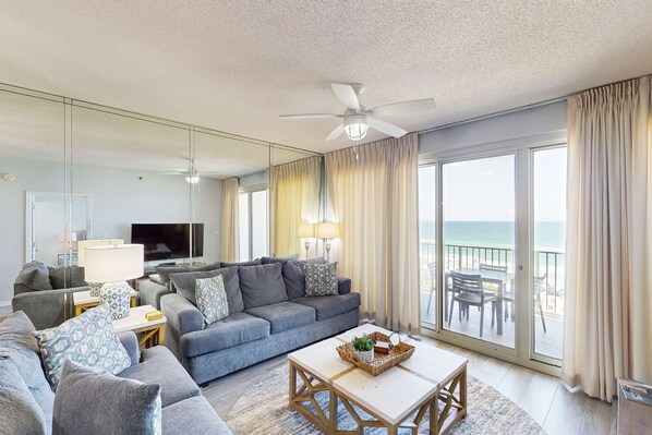 TV - Gorgeous coastal home with plenty of space and easy beach access (Miramar Beach)