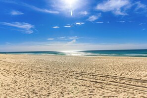 Beach nearby - Classic Florida condo near the beach with heated pool, hot tub, tennis, golf (Destin)