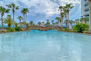 Pool - Resort condo with balcony, shared pool, hot tub, gym, tennis, WiFi, and AC (Destin)