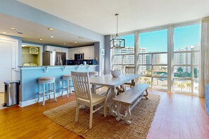 Dining - Sterling Shores 601 (Destin)