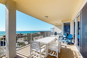 Outdoor dining - Sterling Shores 601 (Destin)