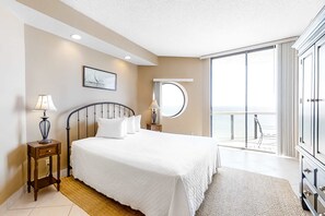 2 bedrooms, iron/ironing board, WiFi, bed sheets - Lovely waterfront villa w/ocean views, internet, washer/dryer, & central AC (Miramar Beach)