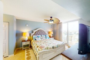 3 bedrooms, desk, WiFi, bed sheets - Lake-view 5th-floor resort condo with outdoor pool, gym, balcony, & washer/dryer (Destin)