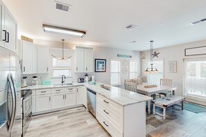 Fridge, microwave, oven, stovetop - 3-story home with heated outdoor pool, BBQ area, balconies, partial ocean views (Santa Rosa Beach)