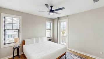 3 habitaciones, tabla de planchar con plancha, wifi y ropa de cama