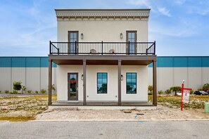 Exterior - Dog-friendly bay view duplex with full kitchen, washer/dryer, & central AC (Port St. Joe)