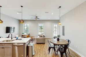 Interior - Dog-friendly bay view duplex with full kitchen, washer/dryer, & central AC (Port St. Joe)