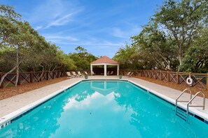 Pool - Gorgeous coastal home with plenty of space, shared pool and easy beach access (St. George Island)