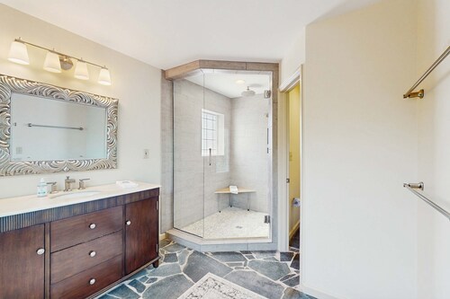 Gorgeous coastal home with plenty of space, shared pool and easy beach access