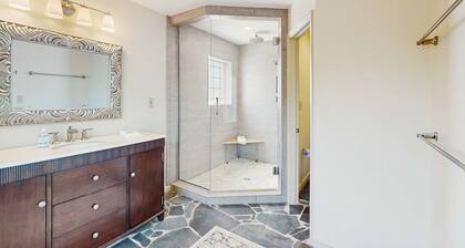 Gorgeous coastal home with plenty of space, shared pool and easy beach access