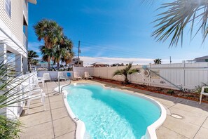 Pool - Charming ocean-view gem with a pool, deck, washer/dryer & central AC (St. George Island)