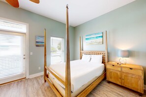 3 habitaciones, tabla de planchar con plancha, wifi y ropa de cama