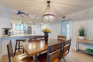 Dining - Swanky beachfront hotel-style condo w/ shared pool, hot tub, and beach access! (Destin)