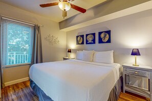 2 bedrooms, iron/ironing board, WiFi, bed sheets - Sterling Shores 316 (Destin)