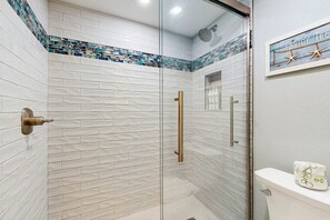 Shower, towels - Jetty East 221 (Destin)