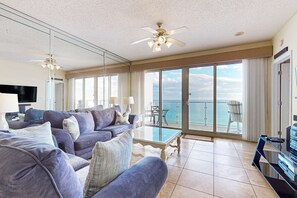 TV, DVD player, offices - Stunning Gulf-Front Condo, Pool & Beach (Destin)