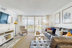 TV, offices - Beachfront Shoreline Towers condo on 2nd floor only steps away from beach (Destin)