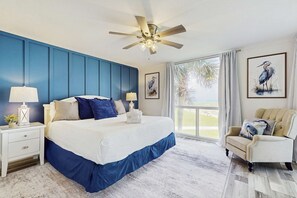 2 bedrooms, Internet, bed sheets, wheelchair access - Beachfront Shoreline Towers condo on 2nd floor only steps away from beach (Destin)
