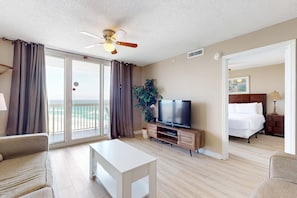 TV, DVD player, offices - Beachfront with a heated pool & a spa (Destin)
