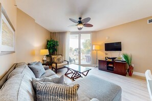 TV, DVD player, offices - 2nd Floor Beautiful, coastal Condo, Resort amenities, Close to entertainment (Destin)
