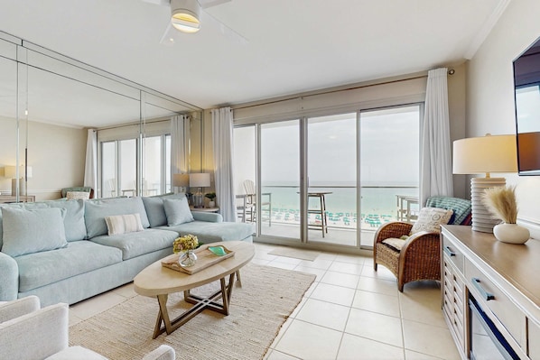 TV, DVD player, offices - Stunning waterfront home with convenient beach access, pool & gym (Destin)