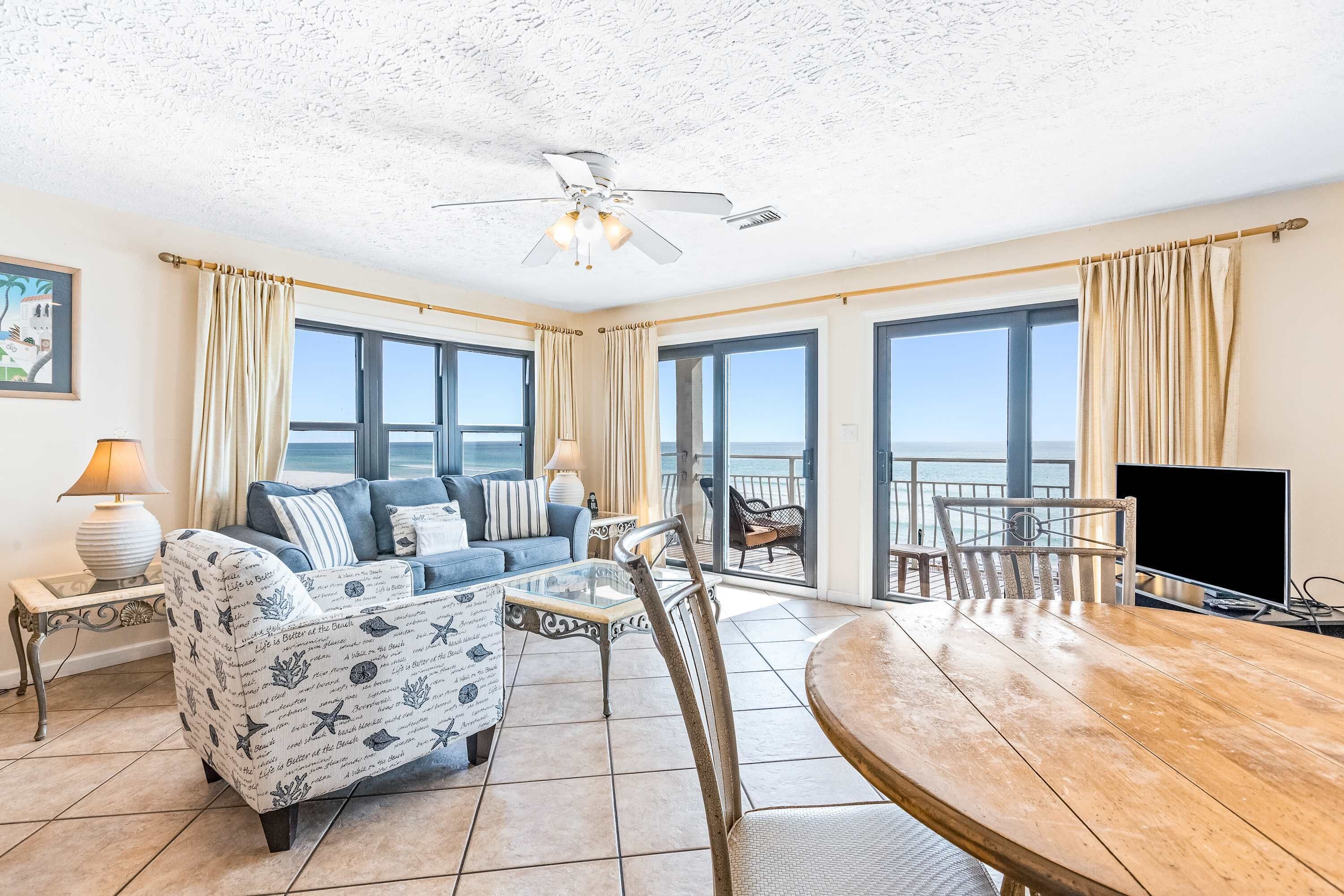 تلفزيون، مشغل دي في دي، مكتب