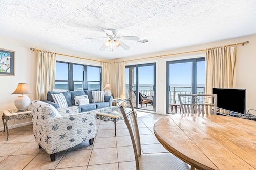 Second Floor Condo Many Amenities, Beach Access, Beach Equipment Included