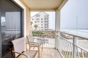 Property grounds - Second Floor Condo Many Amenities, Beach Access, Beach Equipment Included (Destin)