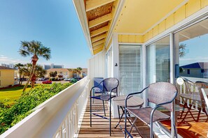 Property grounds - Charming condo with pool, hot tub, tennis, balcony, & W/D (Destin)