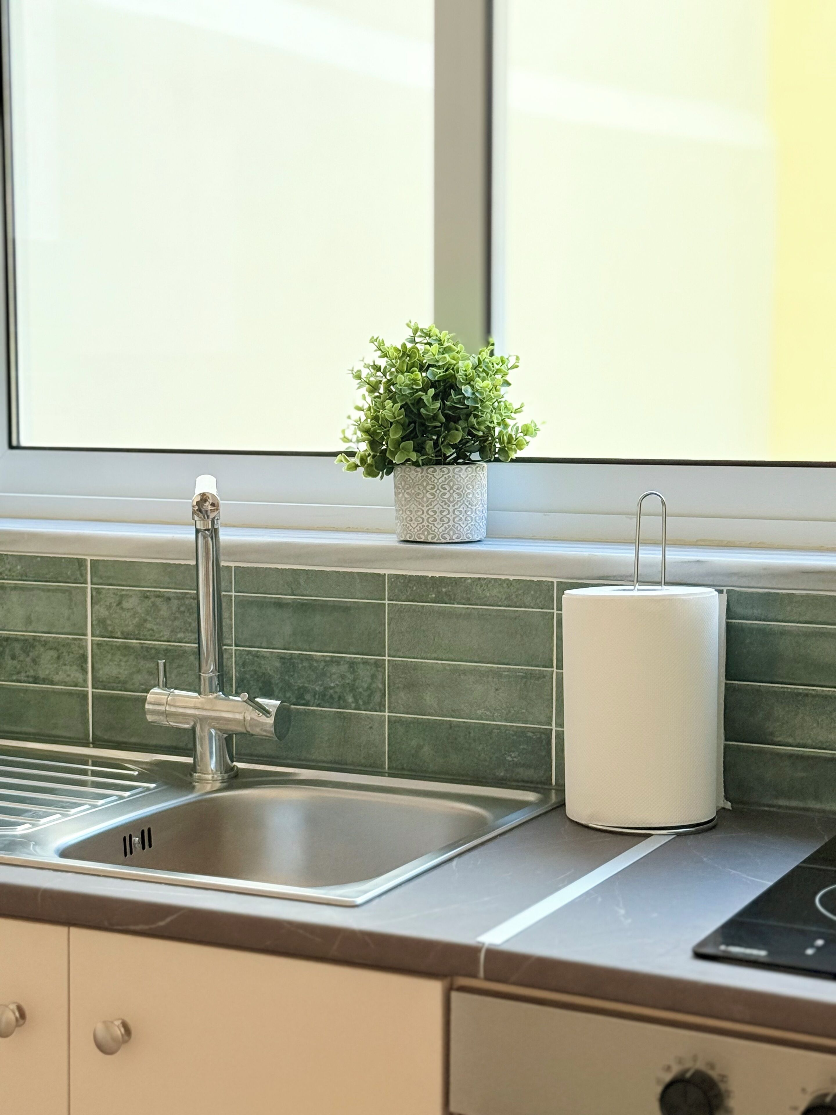 Traditional Apartment, 1 Queen Bed with Sofa bed, Patio, Courtyard View | Private kitchen | Full-size fridge, microwave, oven, stovetop