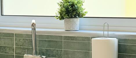 傳統公寓, 1 張加大雙人床及 1 張梳化床, 露台, 庭園景 | 私人廚房 | 大型雪櫃/冰箱、微波爐、焗爐、爐具