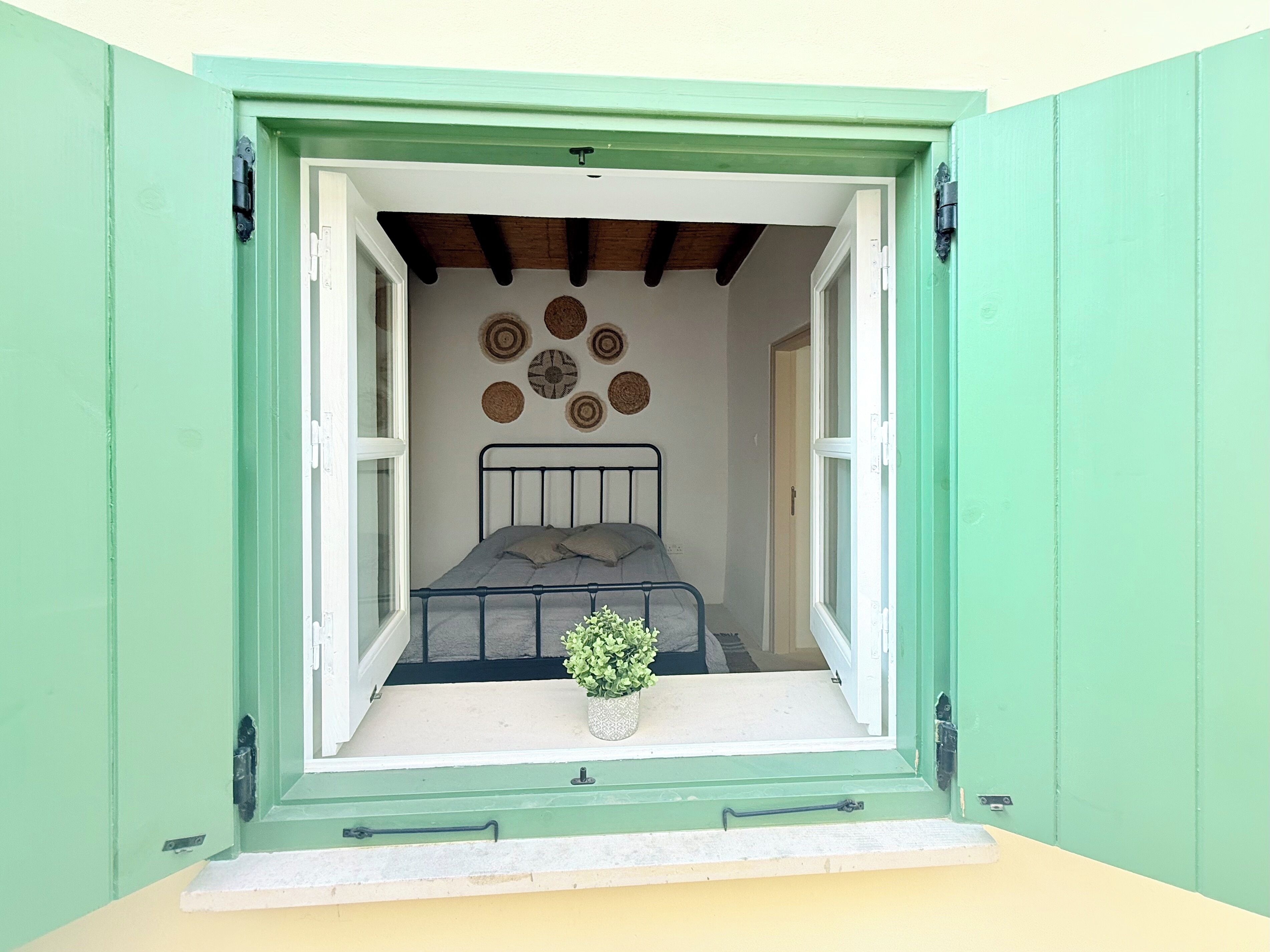 Apartamento design, 2 quartos, cozinha, vista para o pátio | Detalhe da fachada