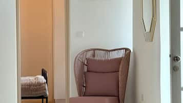 Design Apartment, 2 Bedrooms, Kitchen, Courtyard View | Interior