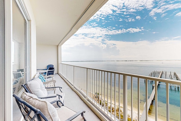 Property grounds - Waterfront condo with beach access, pools, balcony, central AC, & W&D (Perdido Key)