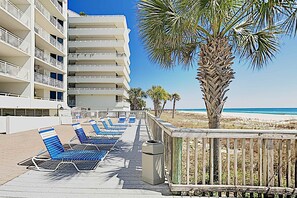 Property grounds - SeaSpray beachfront paradise with 3 pools, hot tub, marina, & tennis (Perdido Key)
