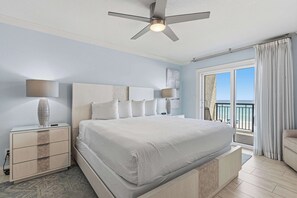 3 bedrooms, iron/ironing board, WiFi, bed sheets - Bright, beachfront condo with beach service included - quick walk to dining (Fort Walton Beach)