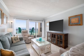 TV, DVD player, offices - Seventh-floor, waterfront condo with views, pool, tennis, & beach access (Fort Walton Beach)