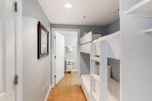 1 bedroom, iron/ironing board, WiFi, bed sheets - Gulf-facing condo with pool, scenic balcony, beach service & beach access (Panama City Beach)