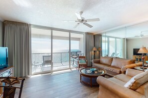 TV, DVD player, offices - Gulf-facing condo with pool, scenic balcony, beach service & beach access (Panama City Beach)
