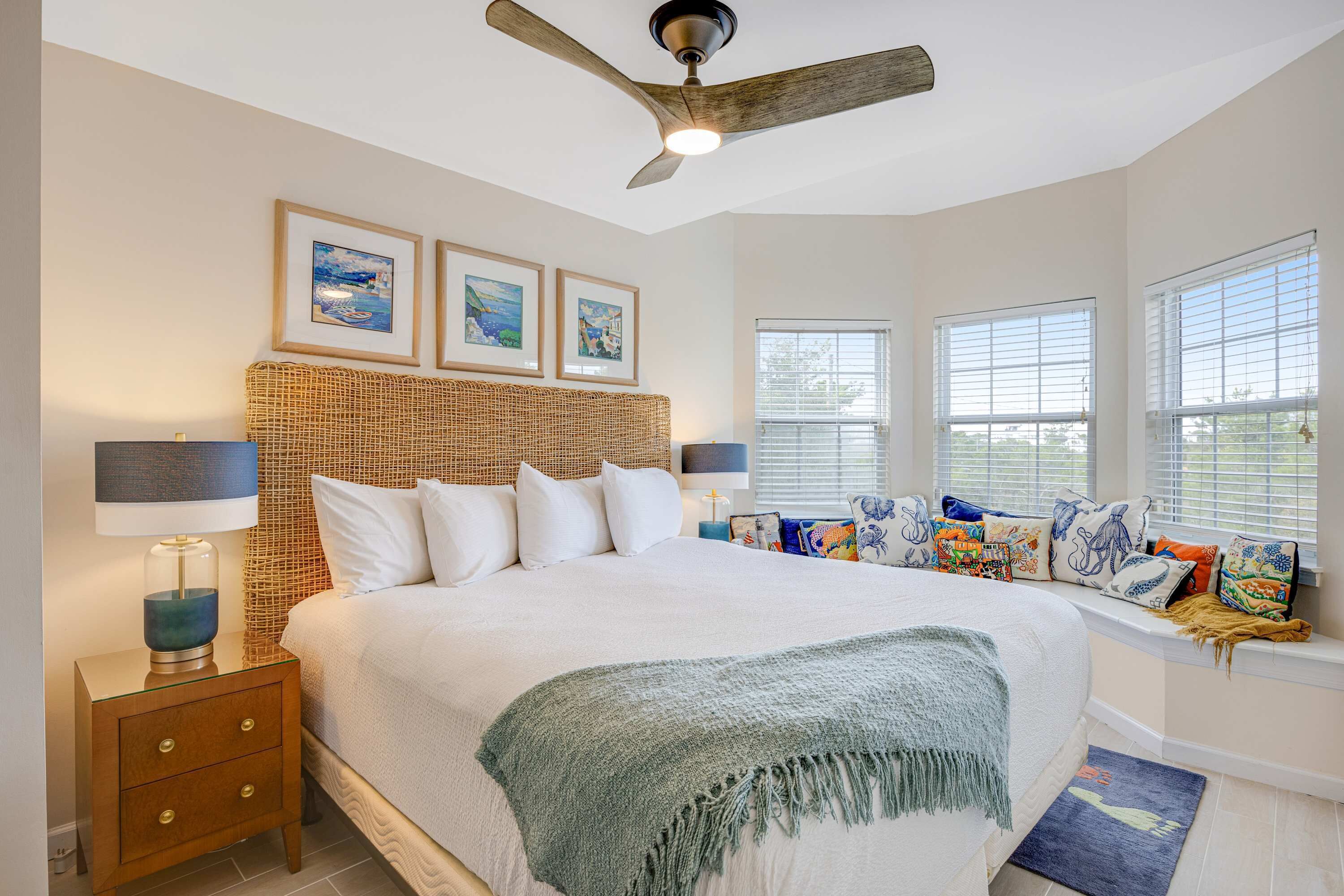 6 bedrooms, travel cot, WiFi, bed sheets