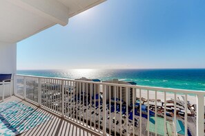 Property grounds - Snowbird-friendly beach condo with pools, putting green, shopping, & dining (Panama City Beach)