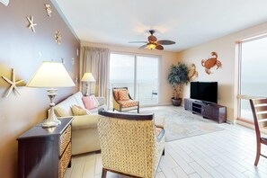 TV, DVD player, offices - Superb beach living at lovely waterfront condo with pools, a gym, & hot tub (Panama City Beach)