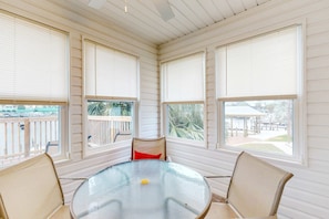 Dining - Dog-Friendly Retreat with Private Dock & Water Views - Great for Fishing & Boating (Panama City Beach)