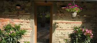 Nature Escape Near Toulouse – Charming Farm Cottage by the Canal du Midi