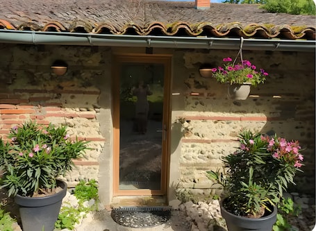 Exterior detail. Nature Escape Near Toulouse – Charming Farm Cottage by the Canal du Midi