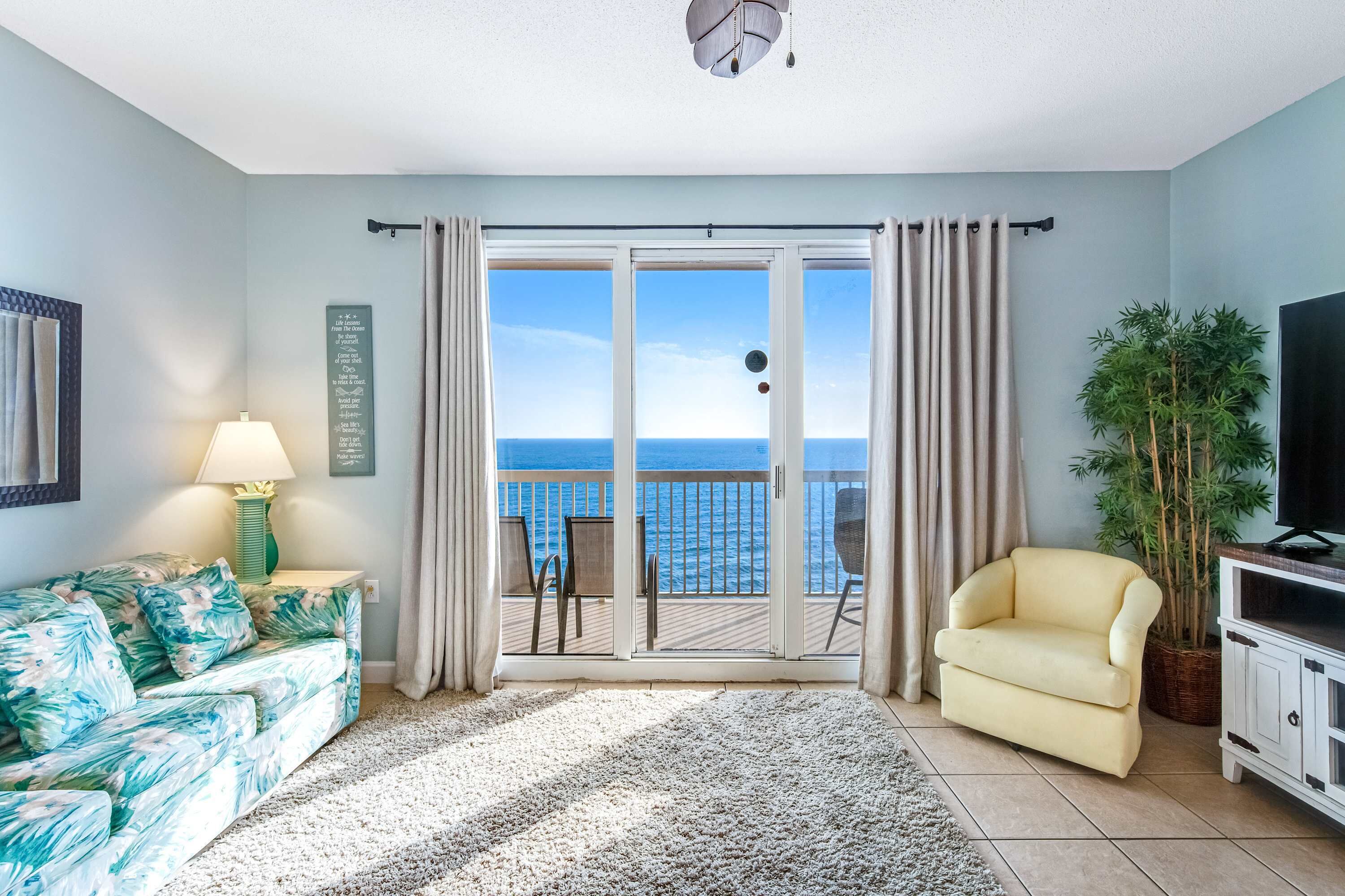 TV, DVD player, offices